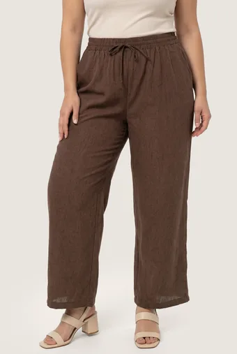 Rjave hlače z visokim pasom